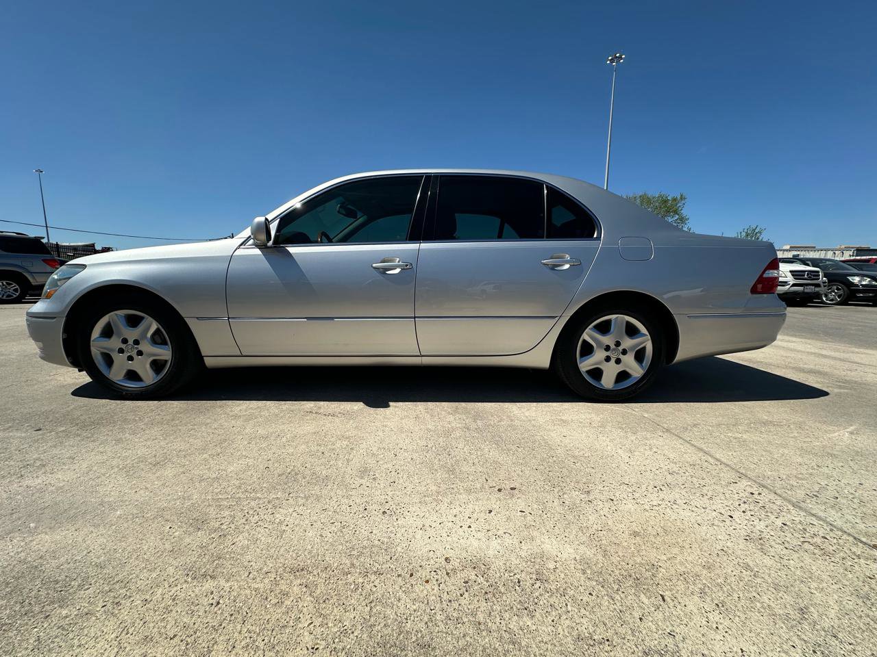 Used 2004 Lexus LS 430 Sedan image 3