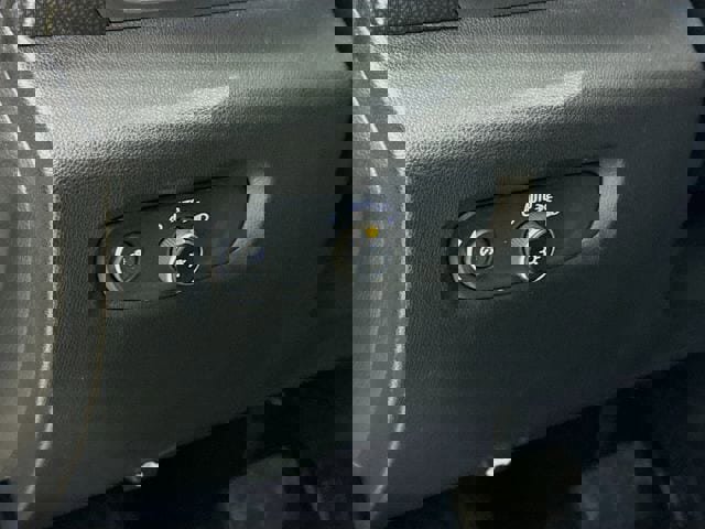 Used 2023 Chevrolet Traverse Premier image 12