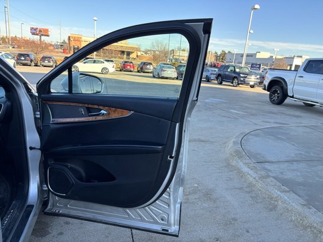 Used 2018 Lincoln MKX Reserve image 22