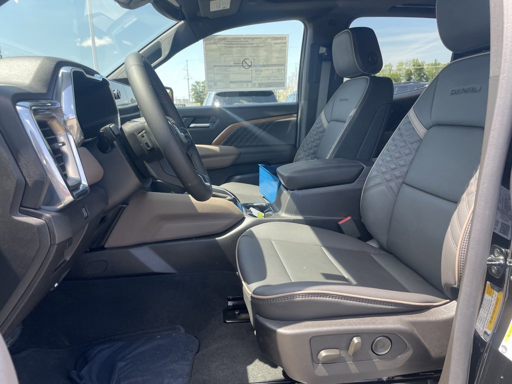 New 2026 GMC Canyon Denali image 10
