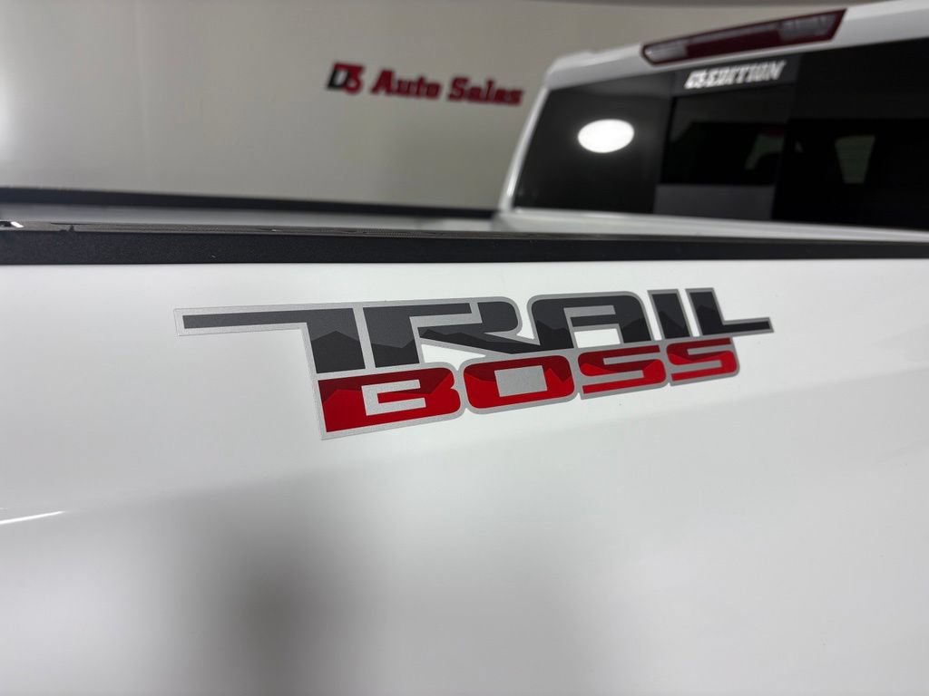 Used 2024 Chevrolet Silverado 1500 LT Trail Boss w/ Convenience Package II AWD/4WD image 12