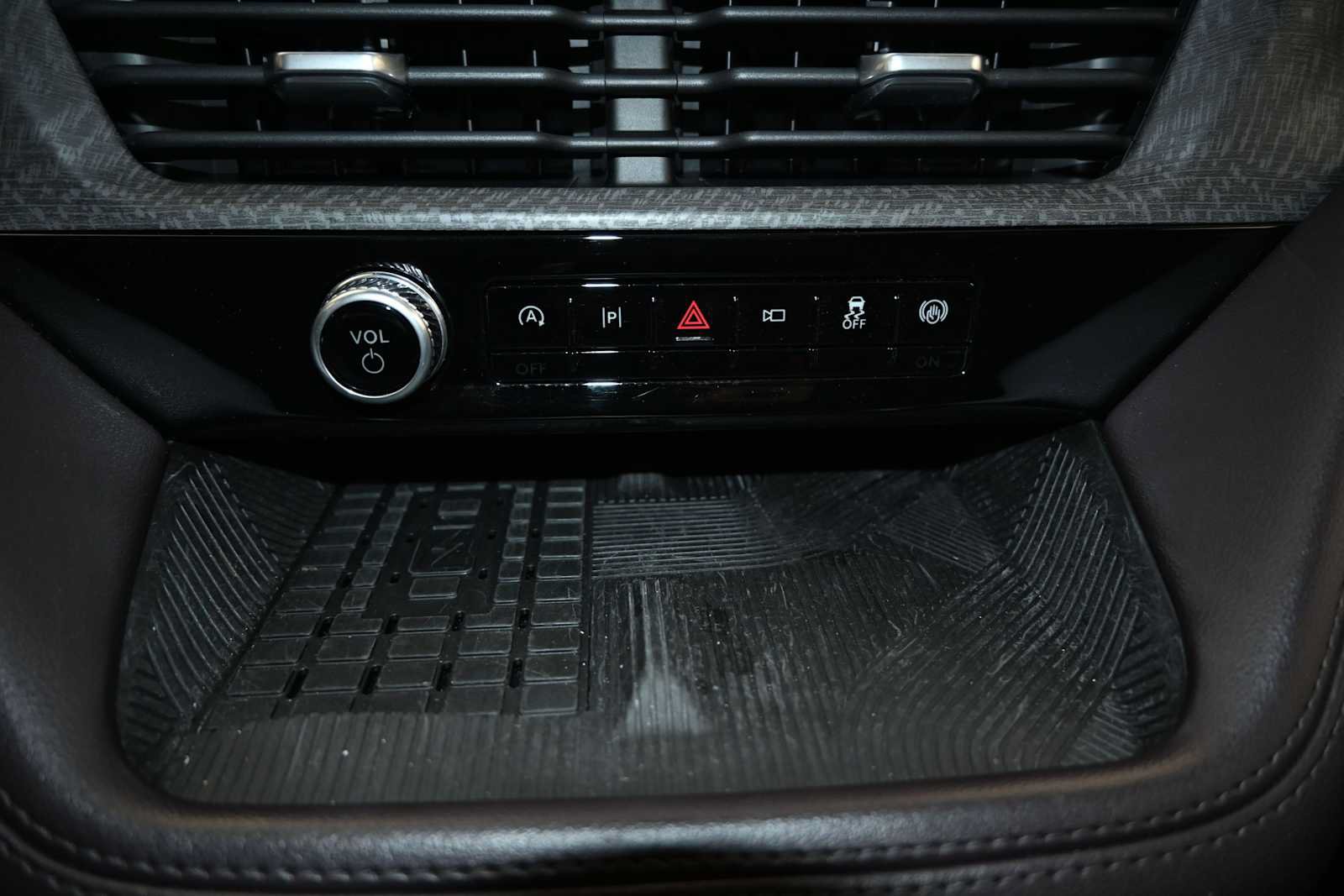 Certified 2025 Ford Explorer Platinum RWD image 11