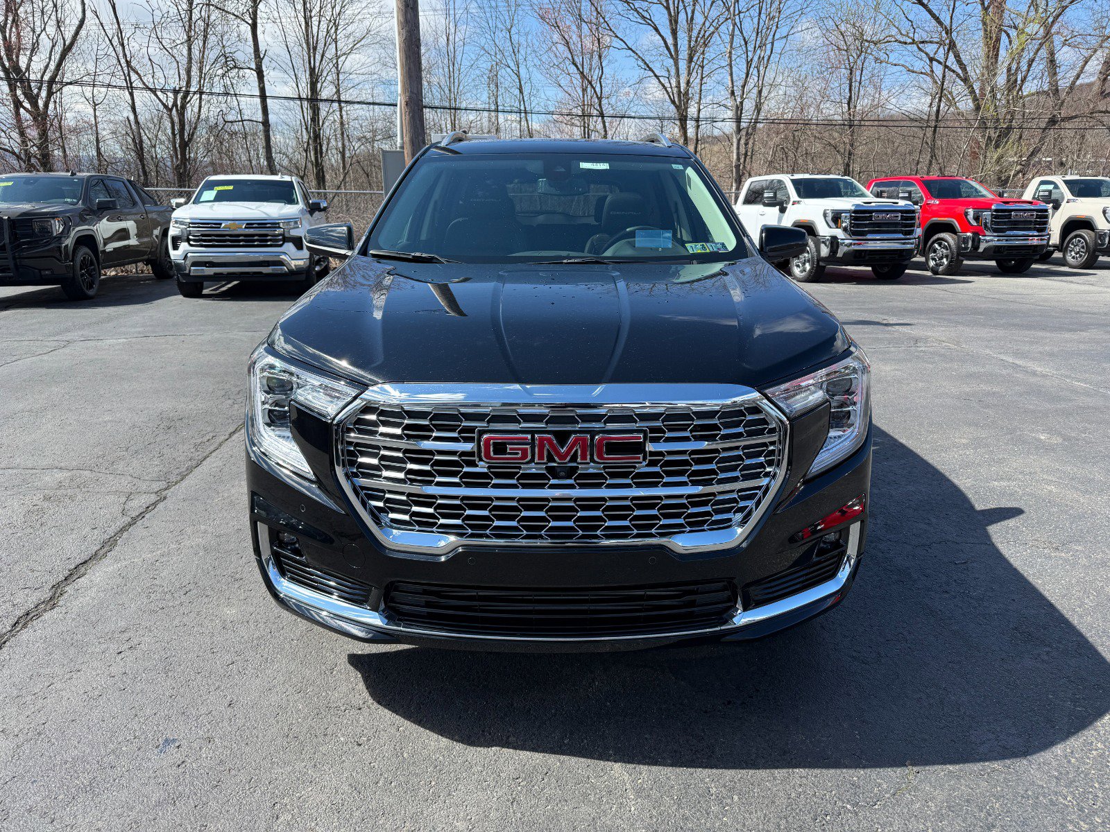 Used 2024 GMC Terrain Denali w/ Black Diamond Edition image 8