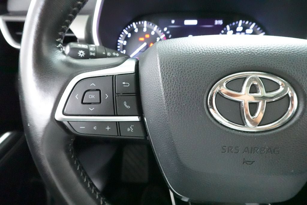 Used 2020 Toyota Highlander XLE AWD/4WD image 12