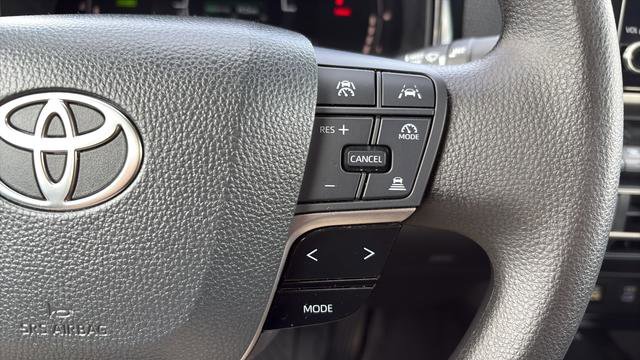 Used 2025 Toyota Camry LE AWD/4WD image 29