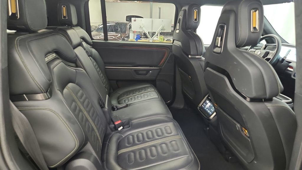 Used 2025 Rivian R1S Adventure Dual AWD/4WD image 49