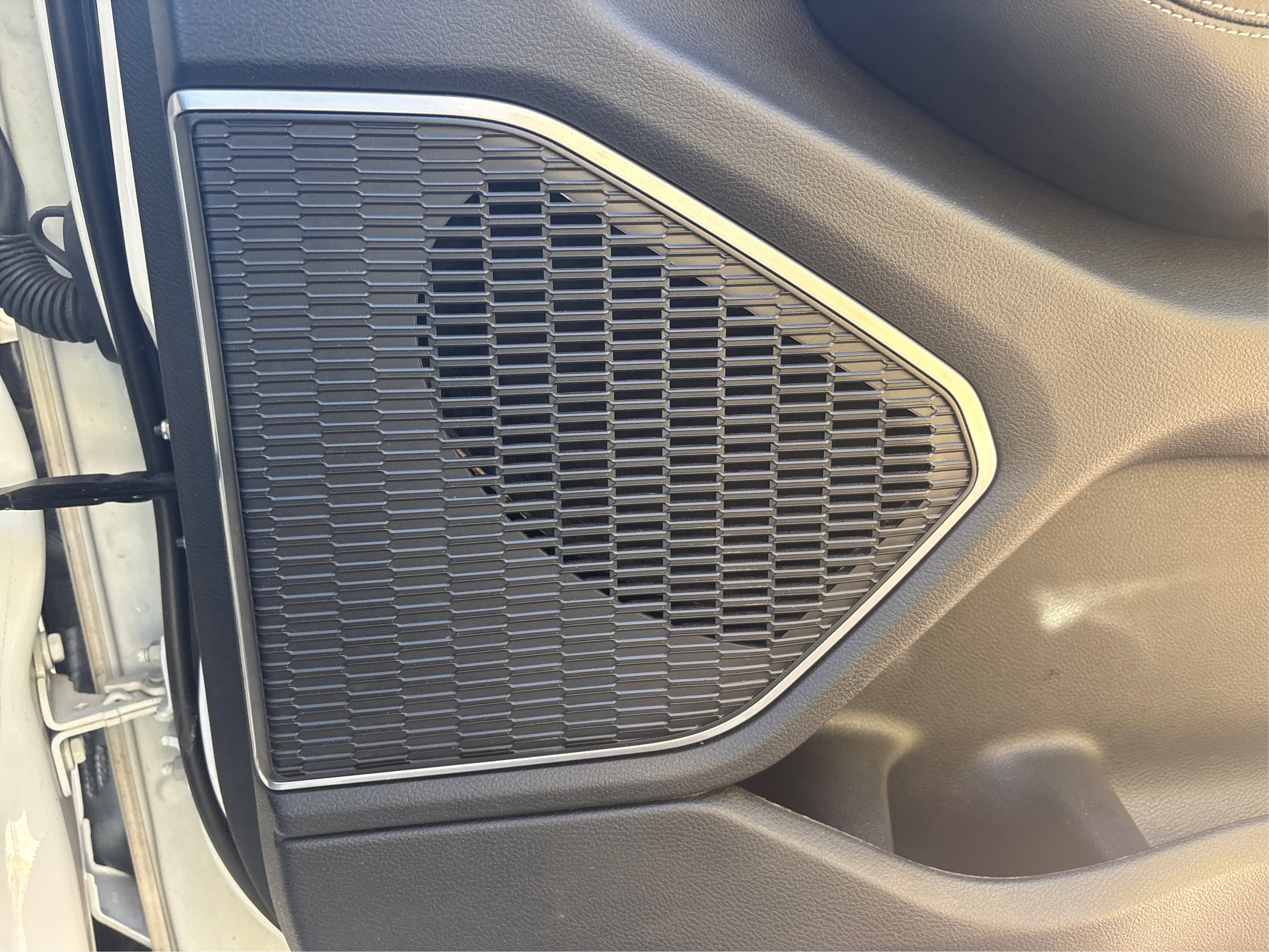 Used 2023 Jeep Grand Cherokee Altitude image 45