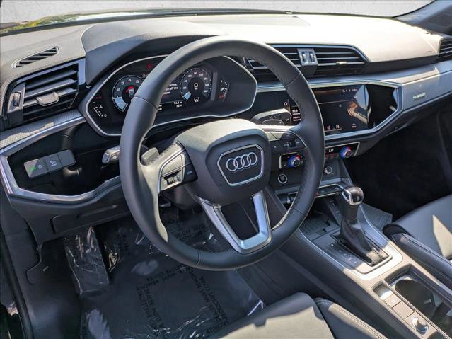 Certified 2025 Audi Q3 2.0T Premium w/ Convenience Package image 9