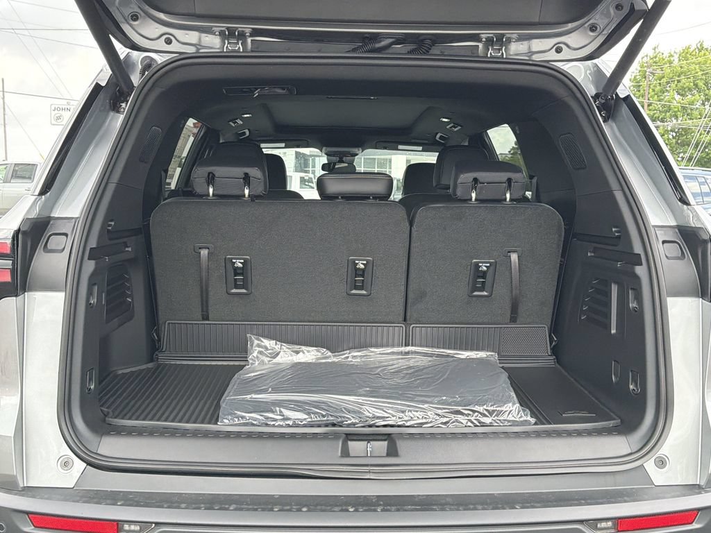 New 2026 Chevrolet Traverse LT w/ Sun and Wheel Package FWD image 26