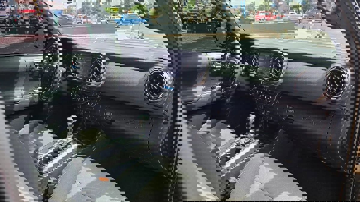 Used 2023 Toyota Tacoma TRD Sport image 39