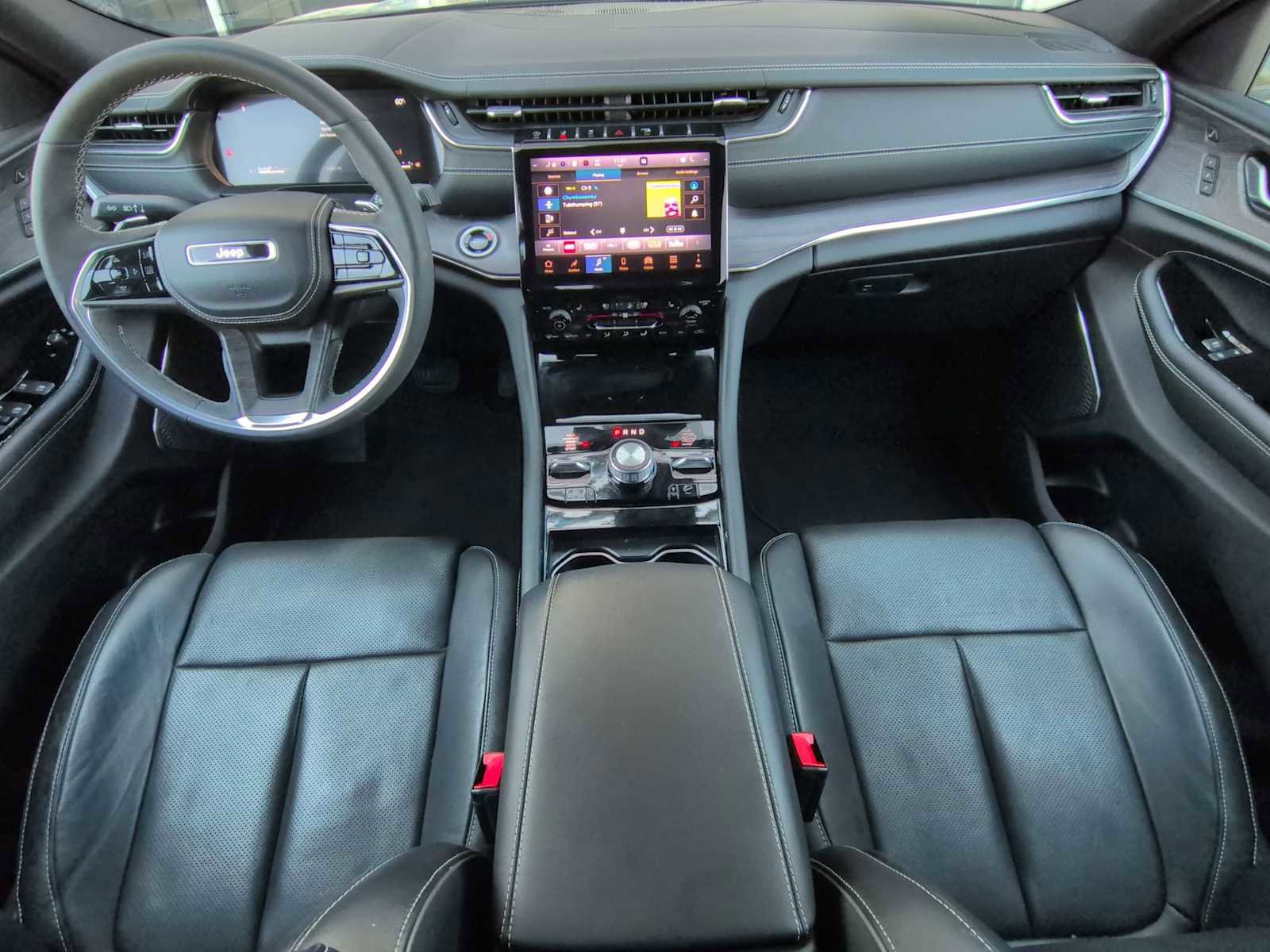 Used 2024 Jeep Grand Cherokee Overland w/ Luxury Tech Group IV image 15