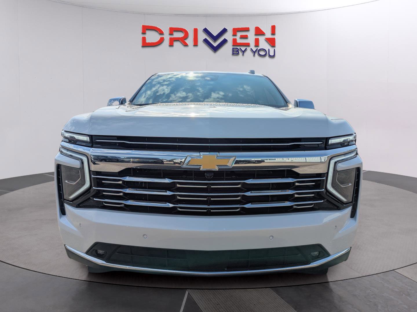 New 2025 Chevrolet Suburban Premier image 8