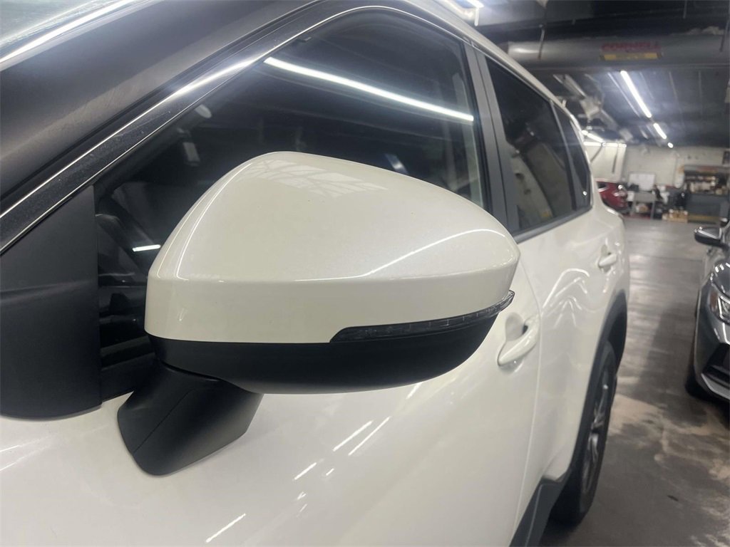 Used 2023 Nissan Rogue SV image 11