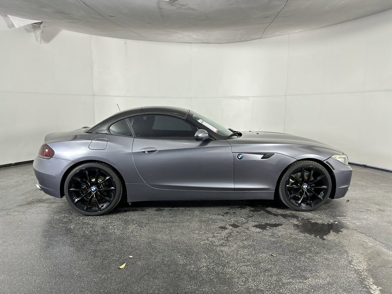Used 2011 BMW Z4 sDrive35i image 9