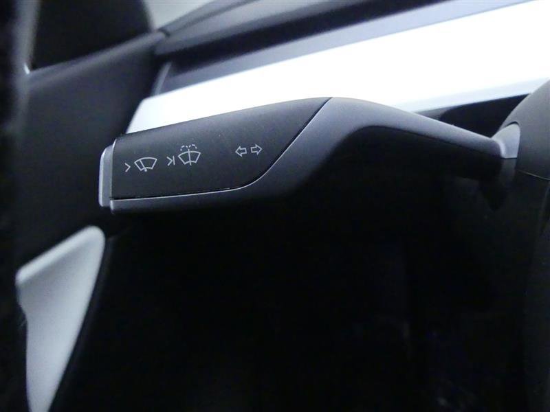 Used 2020 Tesla Model Y Long Range image 17