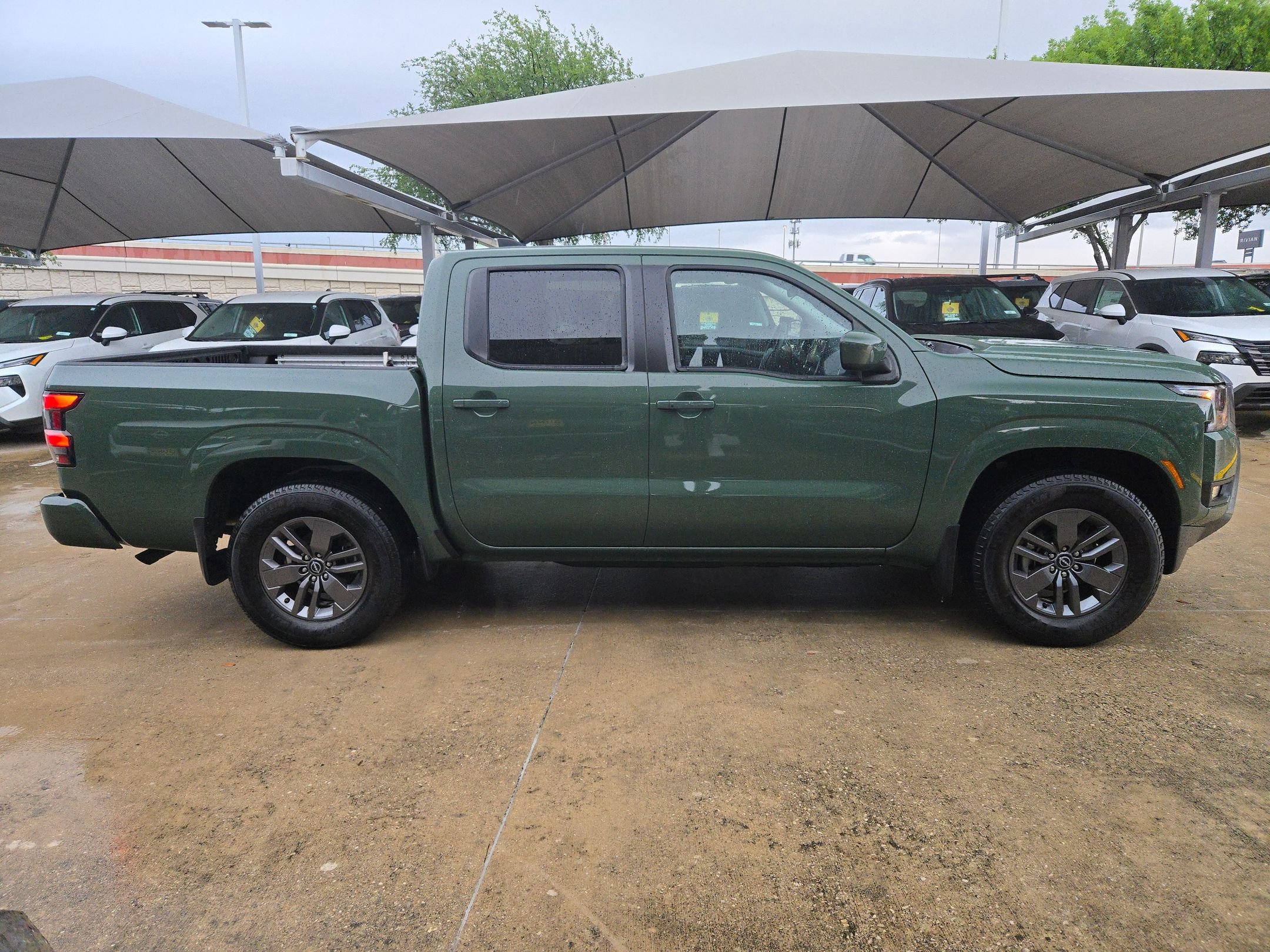 Certified 2025 Nissan Frontier SV w/ SV Convenience Package image 2