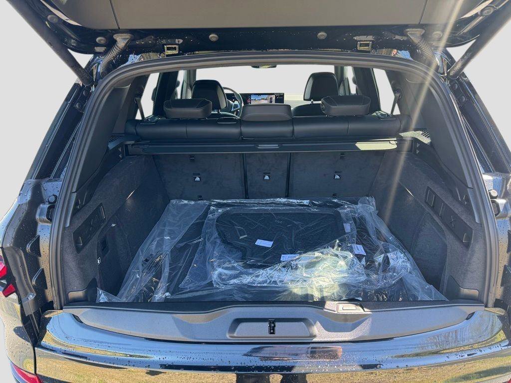 New 2026 BMW X5 M60i AWD/4WD image 5