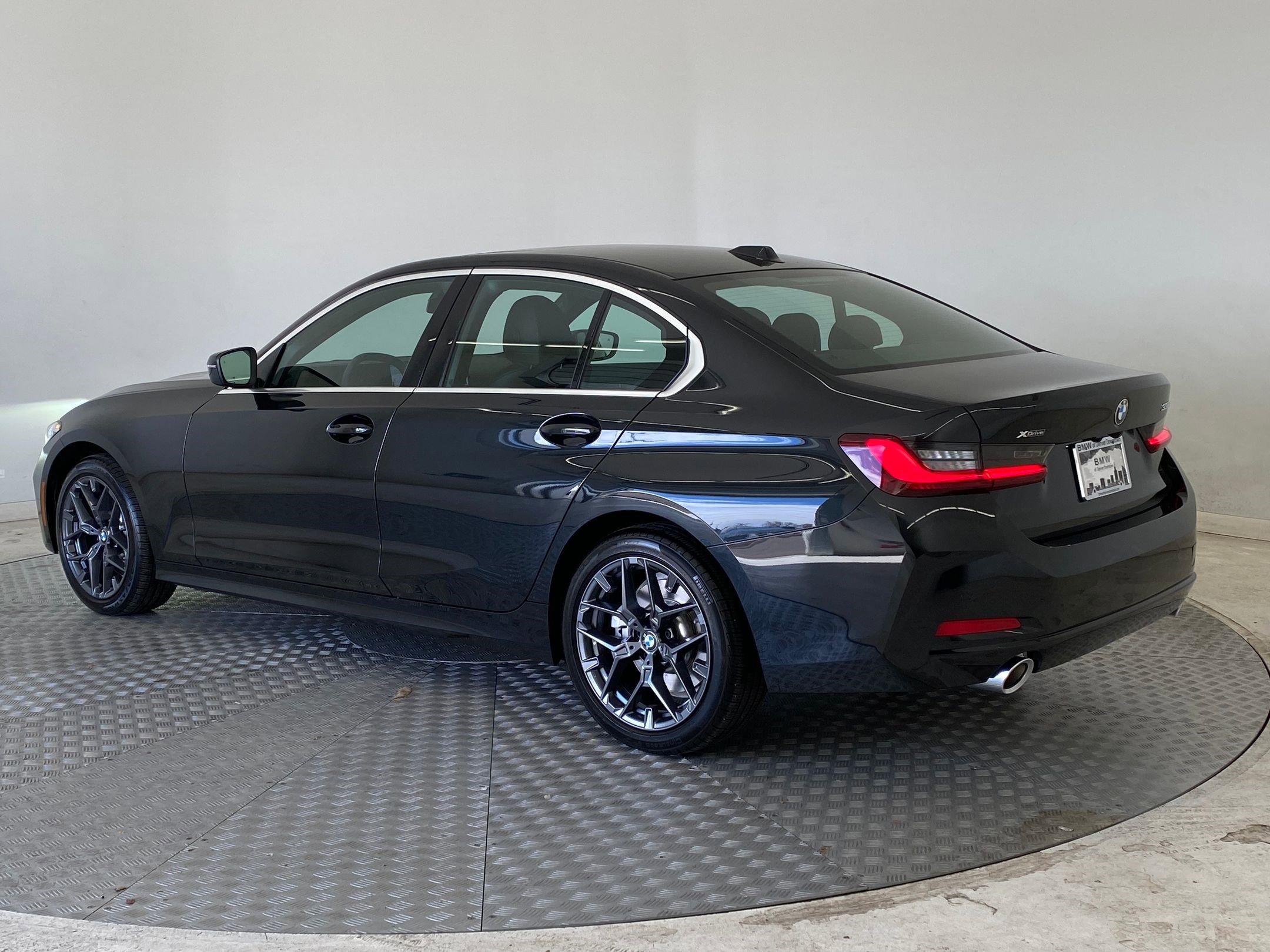 Used 2025 BMW 330i xDrive 330i xDrive w/ Convenience Package image 3