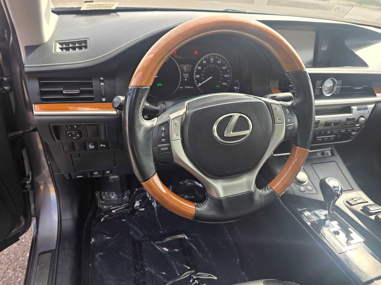 Used 2014 Lexus ES 300h w/ Luxury Package w/Bamboo Trim FWD image 24