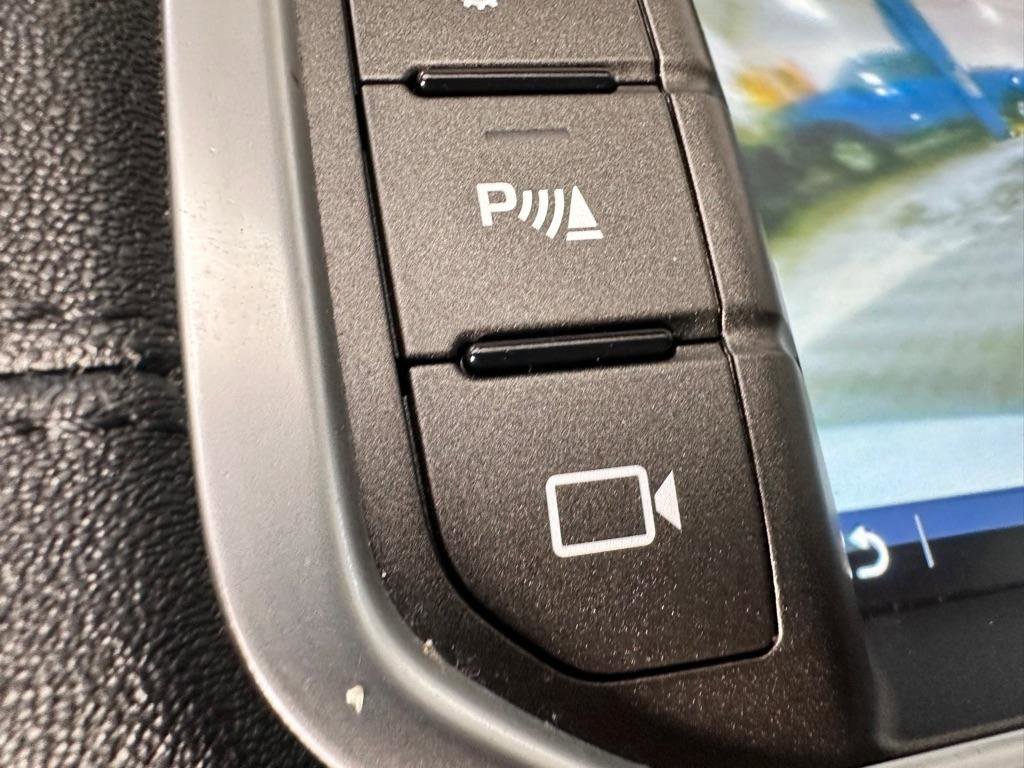 Used 2018 Land Rover Range Rover Evoque SE image 30