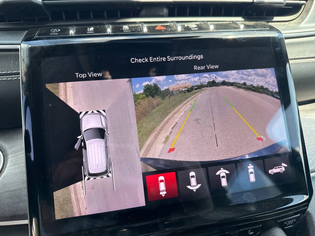 Used 2023 Jeep Grand Cherokee Limited w/ Luxury Tech Group II image 11