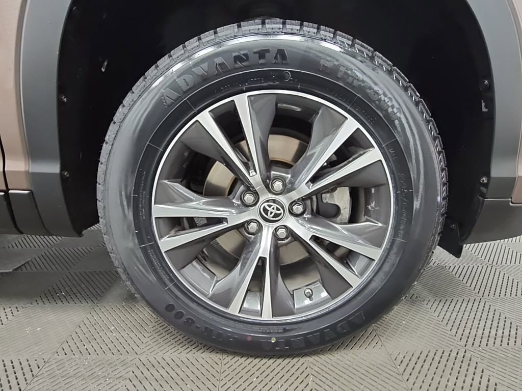 Used 2019 Toyota Highlander LE FWD image 44