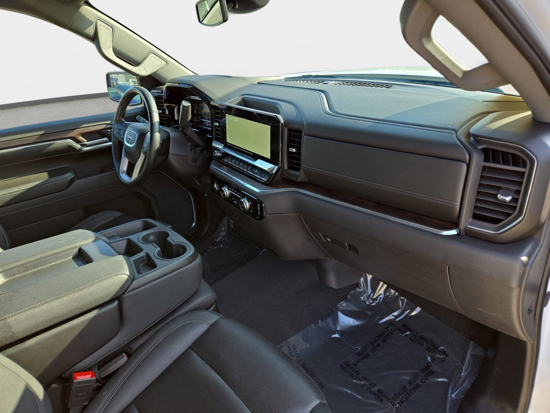 Used 2024 GMC Sierra 1500 SLT AWD/4WD image 16