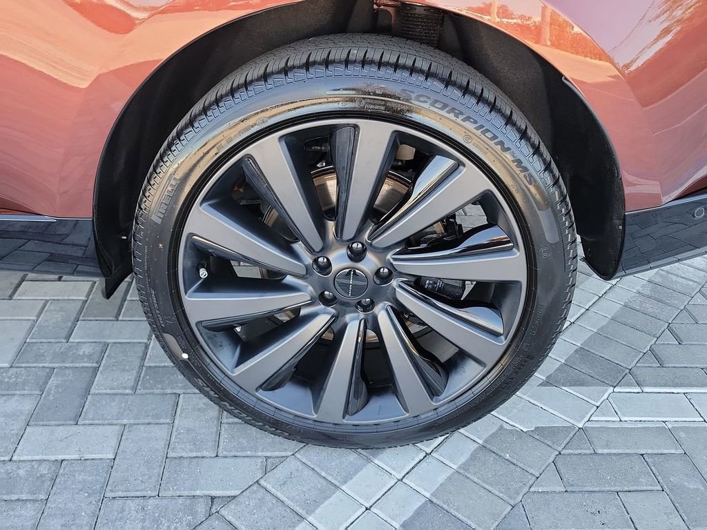 New 2026 Land Rover Range Rover SV image 14