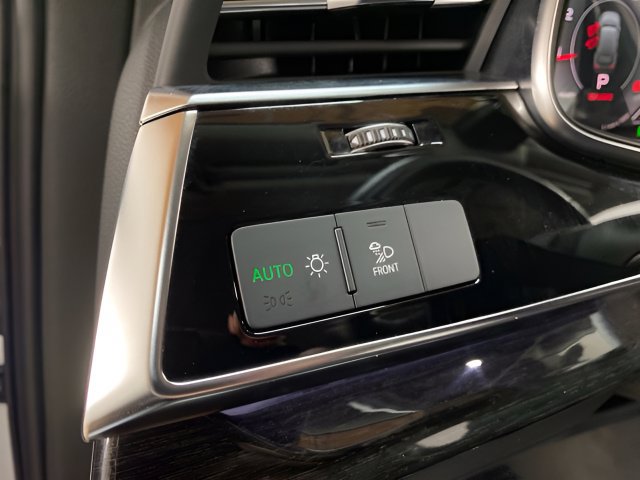 Used 2023 Audi Q7 2.0T Premium w/ Convenience Package AWD/4WD image 24