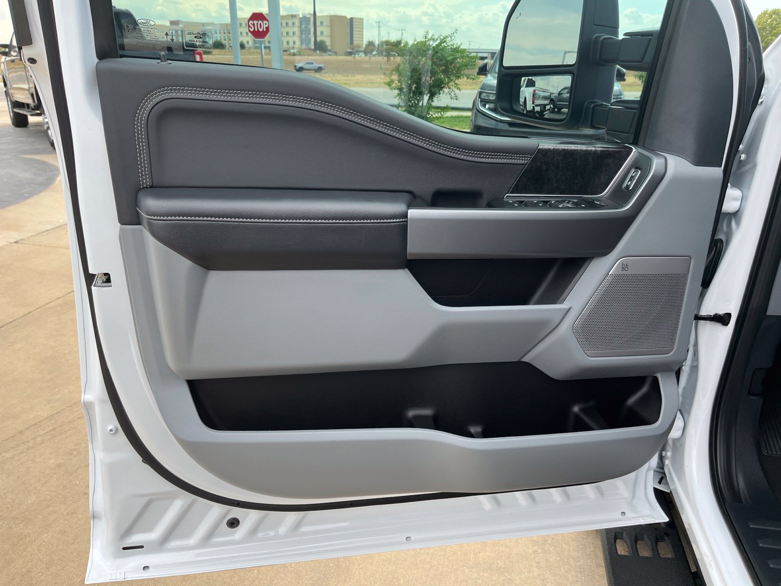 New 2027 Ford F250 XLT w/ XLT Premium Package AWD/4WD image 12