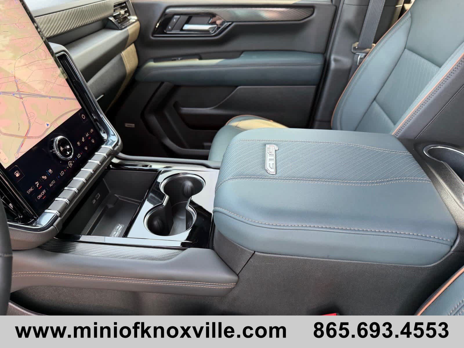 Used 2026 GMC Yukon XL AT4 AWD/4WD image 12