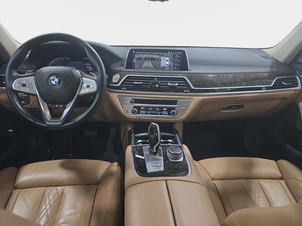Certified 2022 BMW 740i w/ Premium Package RWD image 9