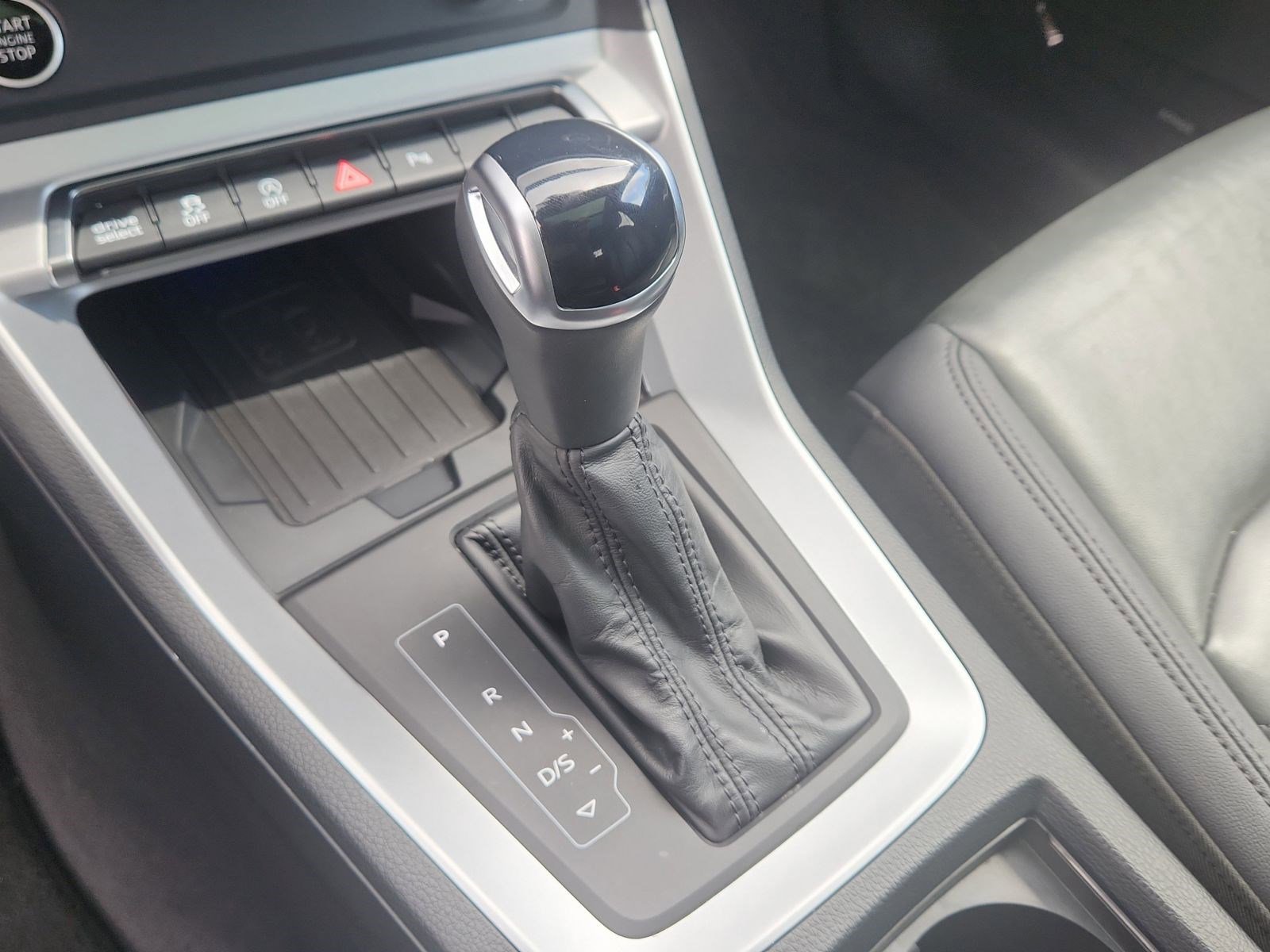 Used 2024 Audi Q3 2.0T Premium Plus w/ Premium Plus Package image 24