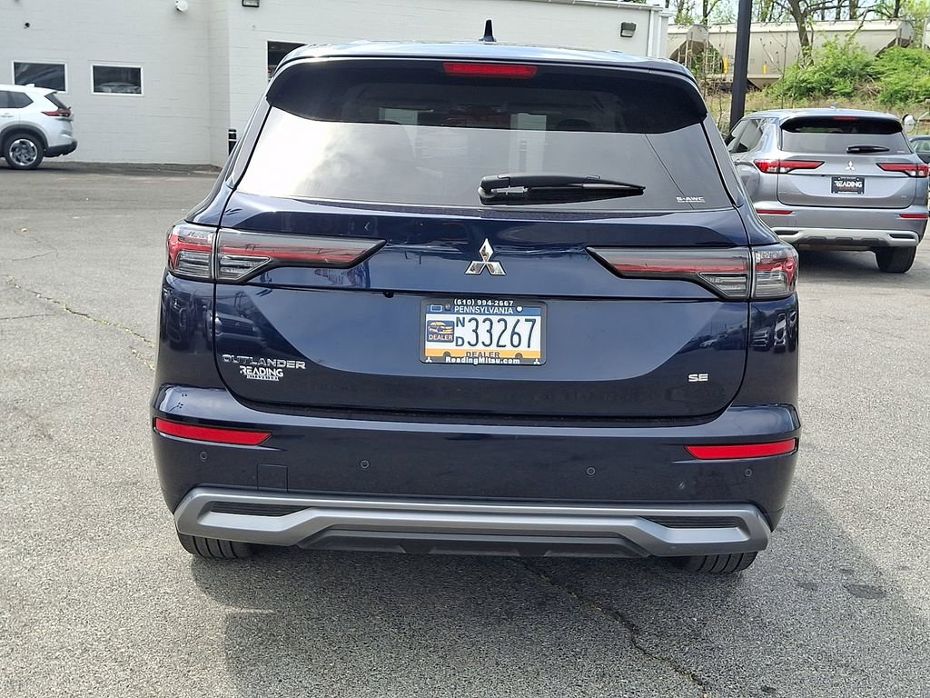 Used 2025 Mitsubishi Outlander SE AWD/4WD image 6
