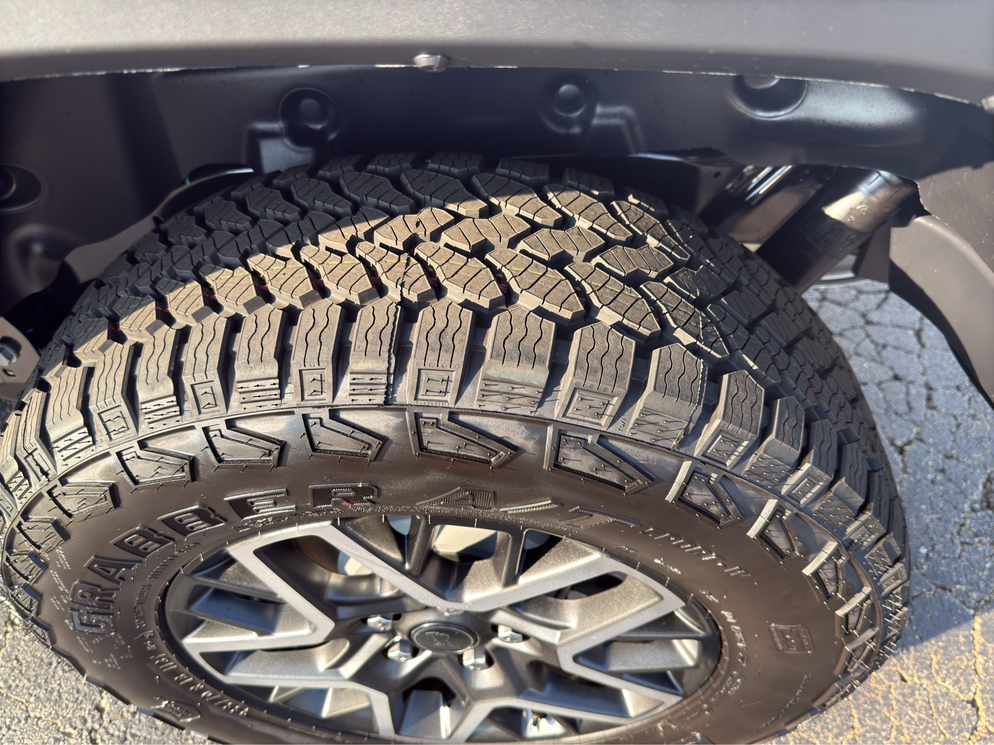 New 2027 Jeep Wrangler Unlimited Sahara AWD/4WD image 15