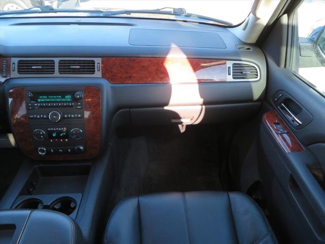 Used 2013 Chevrolet Avalanche LT w/ All-Star Edition image 15