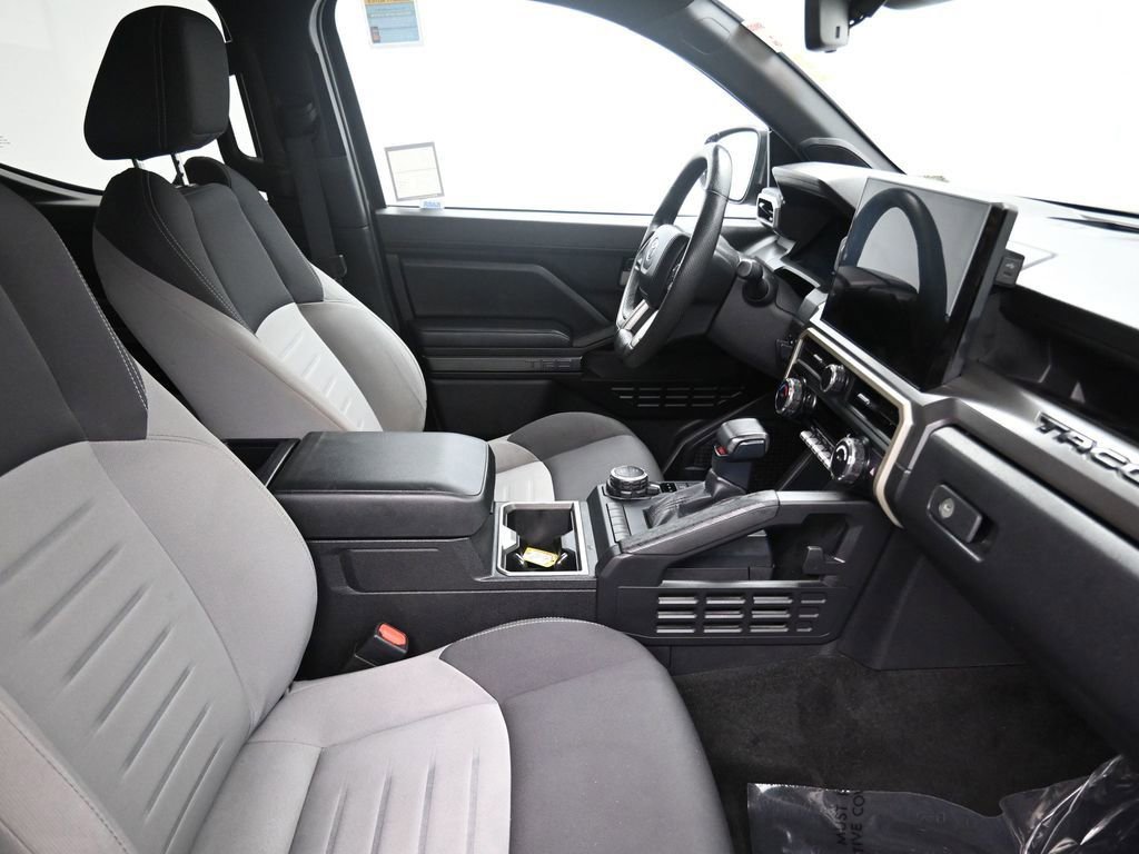 Used 2024 Toyota Tacoma TRD Sport w/ TRD Sport Upgrade Package image 10