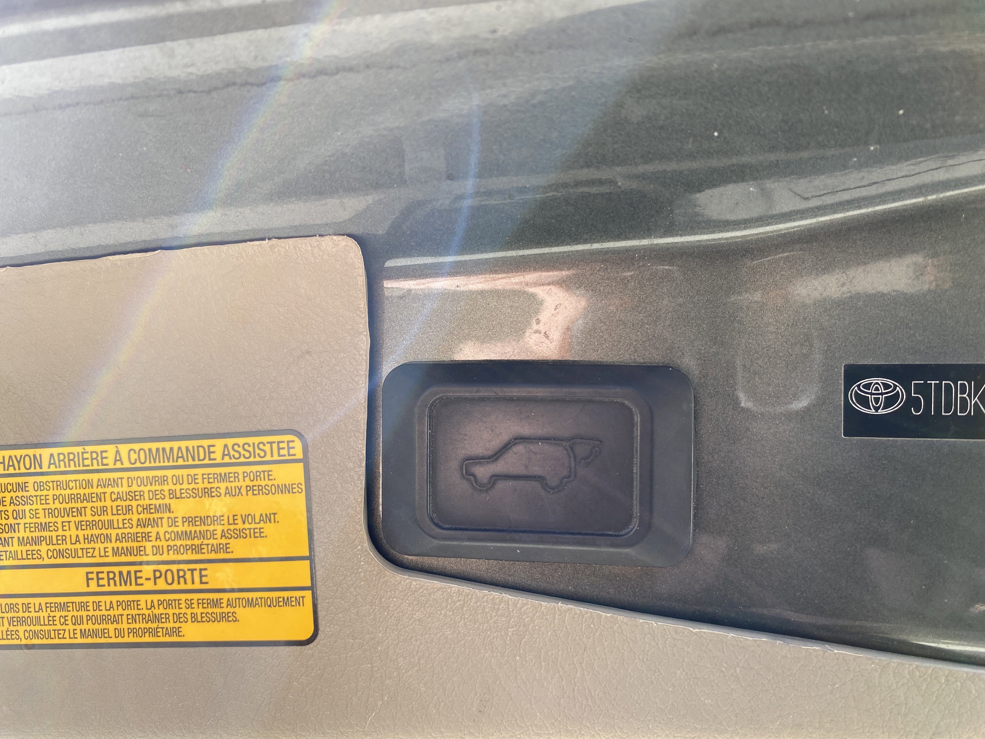 Used 2012 Toyota Highlander SE w/ Tow Pkg AWD/4WD image 37
