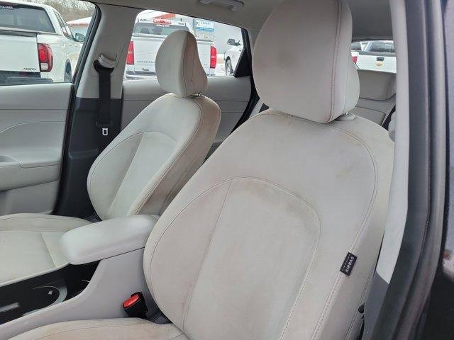 Used 2025 Hyundai Kona SE image 17