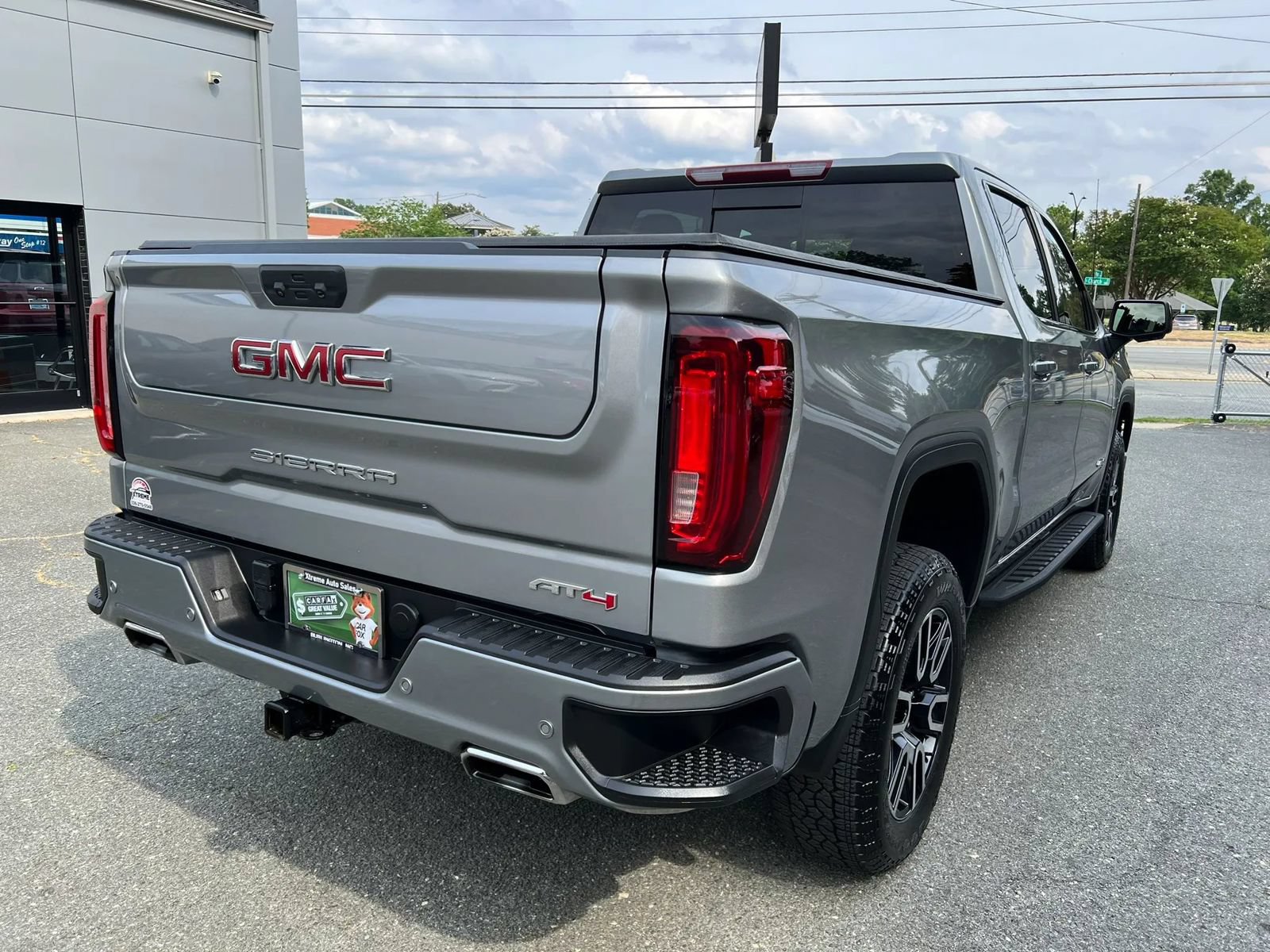 Used 2024 GMC Sierra 1500 AT4 w/ AT4 Premium Package AWD/4WD image 3