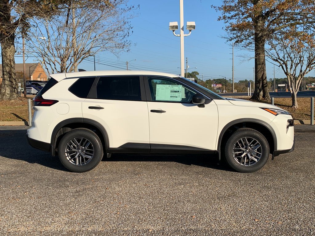 New 2026 Nissan Rogue S image 2