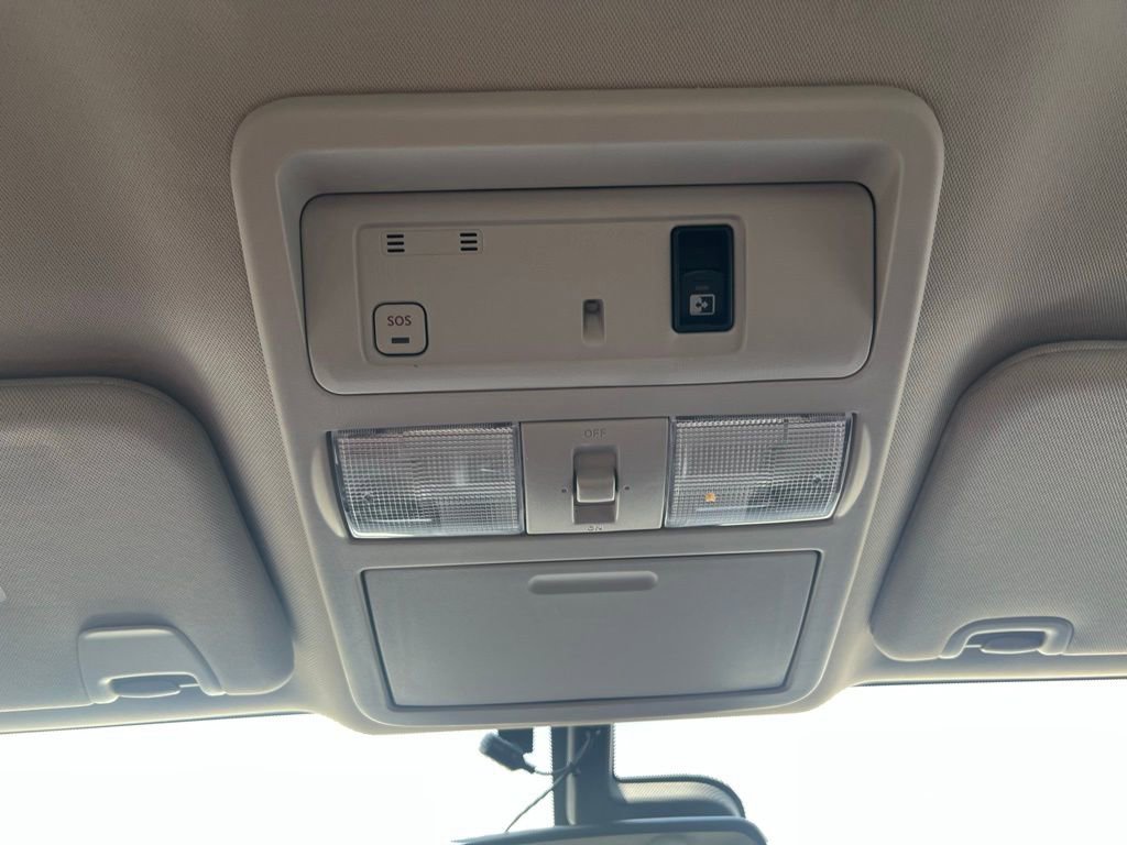 Used 2018 Nissan Titan SL w/ Chrome Package image 37