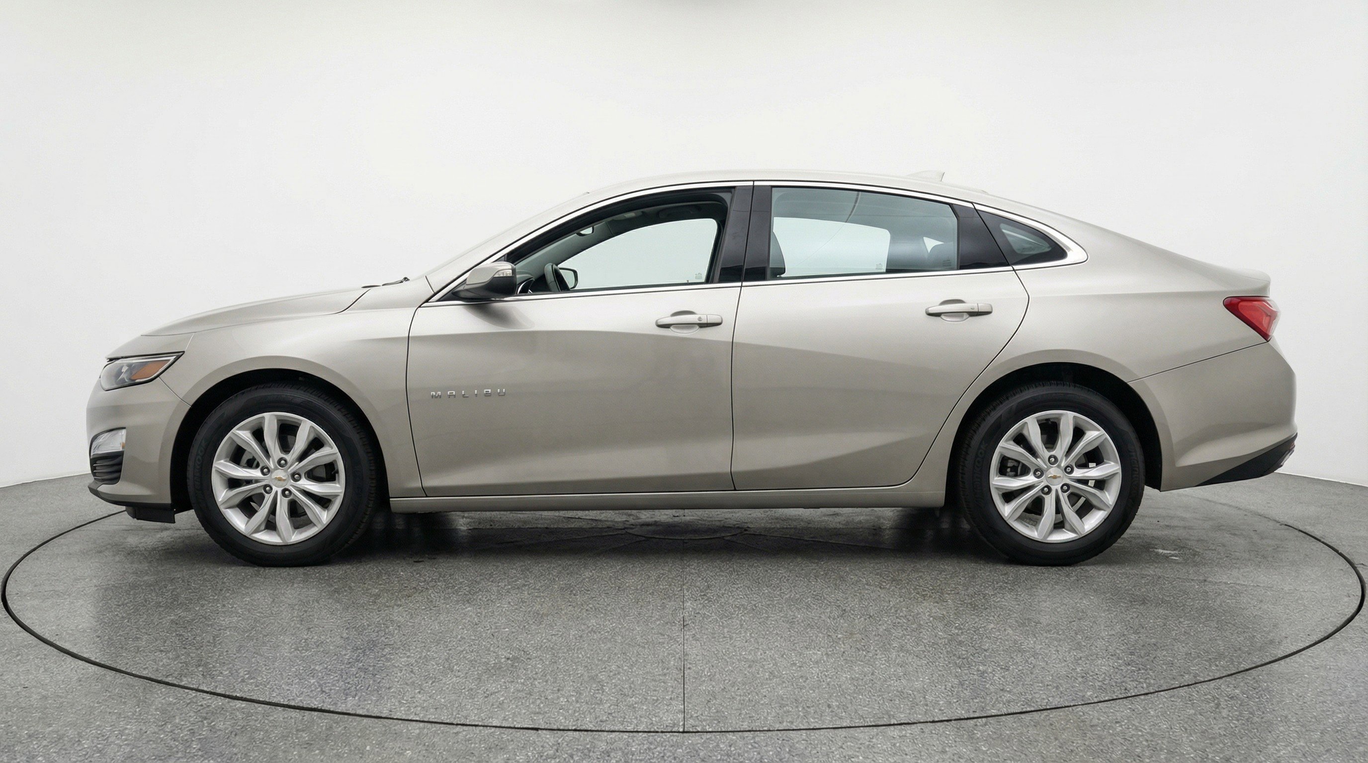 Used 2024 Chevrolet Malibu LT image 5
