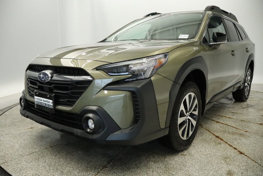 Used 2025 Subaru Outback Premium image 14