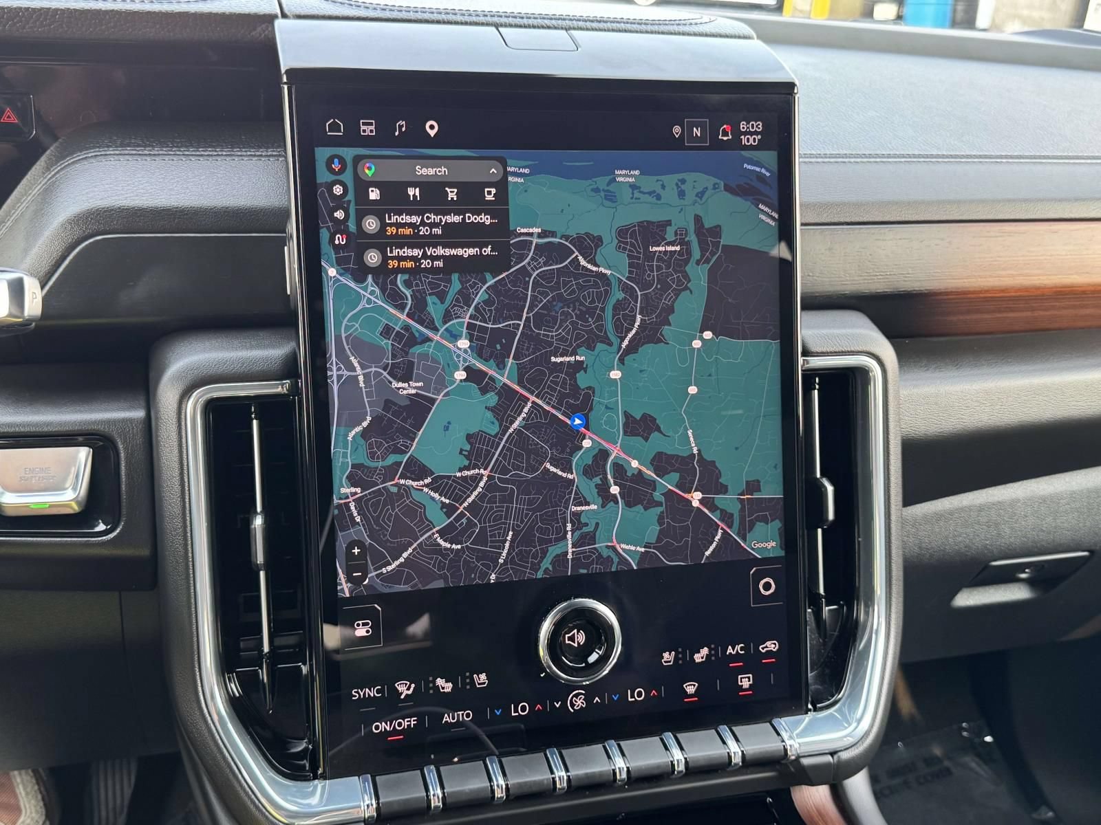 Used 2025 GMC Yukon Denali AWD/4WD image 9