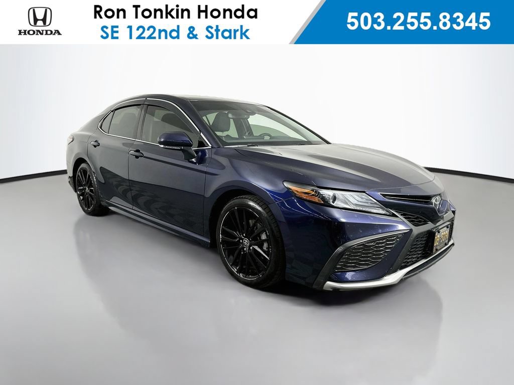 Used 2022 Toyota Camry XSE FWD image 1