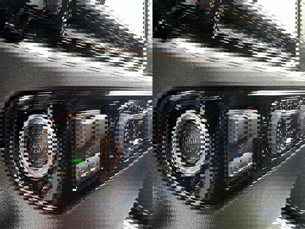 New 2025 Chevrolet Silverado 1500 LT image 25