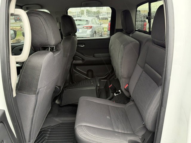 Used 2023 Nissan Frontier SV w/ SV Convenience Package image 24