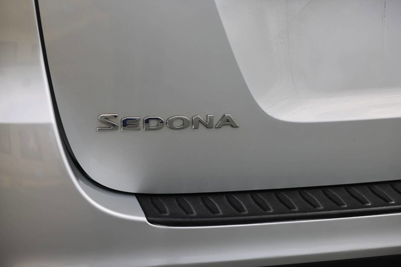 Used 2019 Kia Sedona L FWD image 28