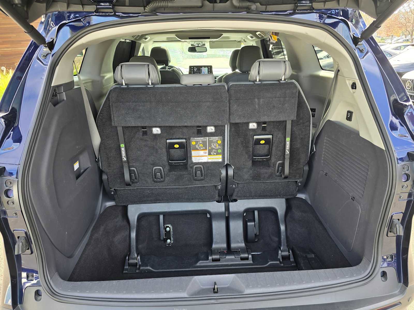 Used 2022 Toyota Sienna XLE image 16